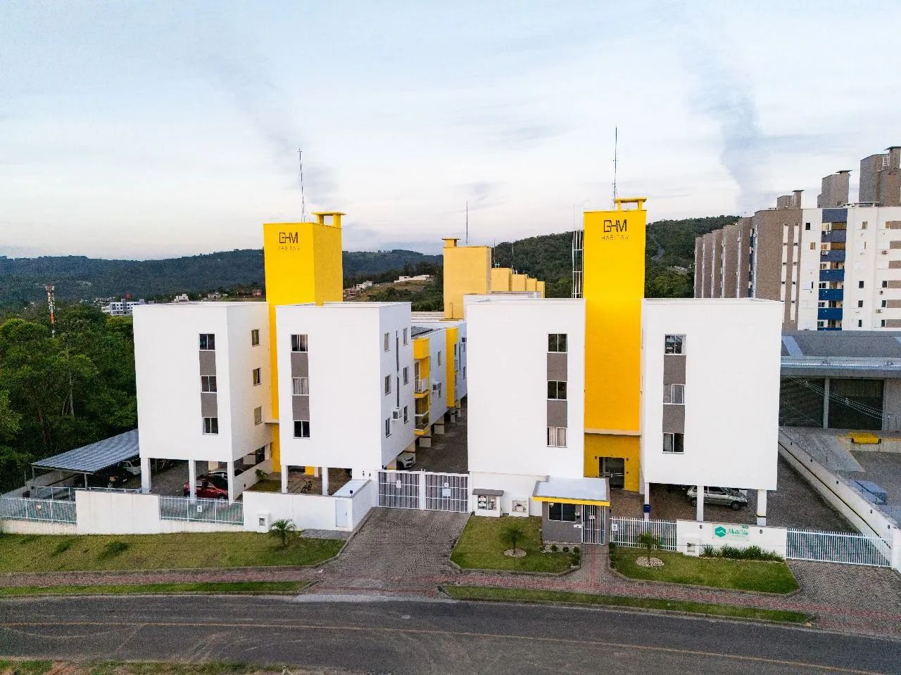 Apartamento (Padrão), com 2 quartos e 1 banheiros à Venda, 63 m² em Criciúma/SC - Foto 2