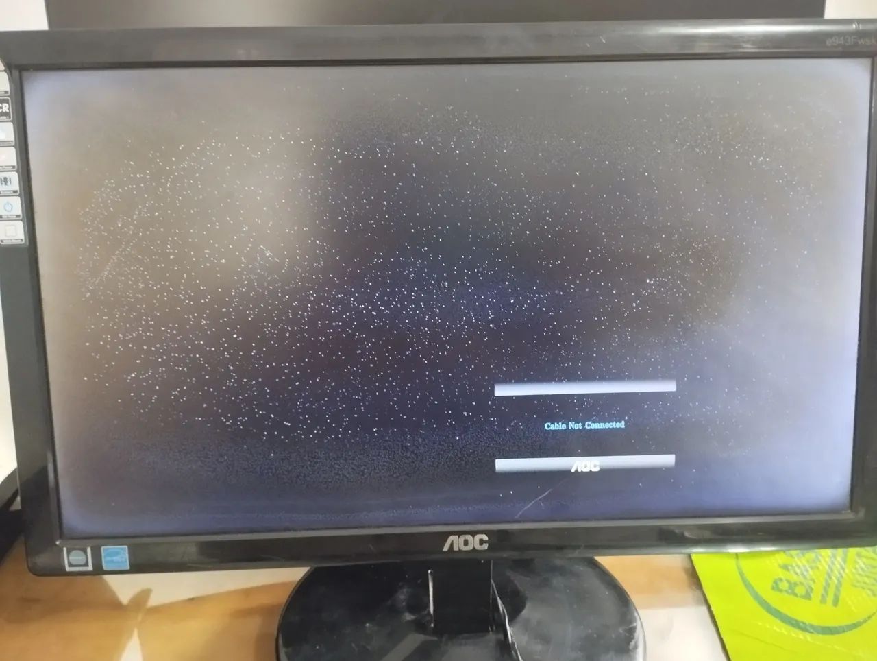 Monitor 18pl AOC quebra galho  - Foto 3