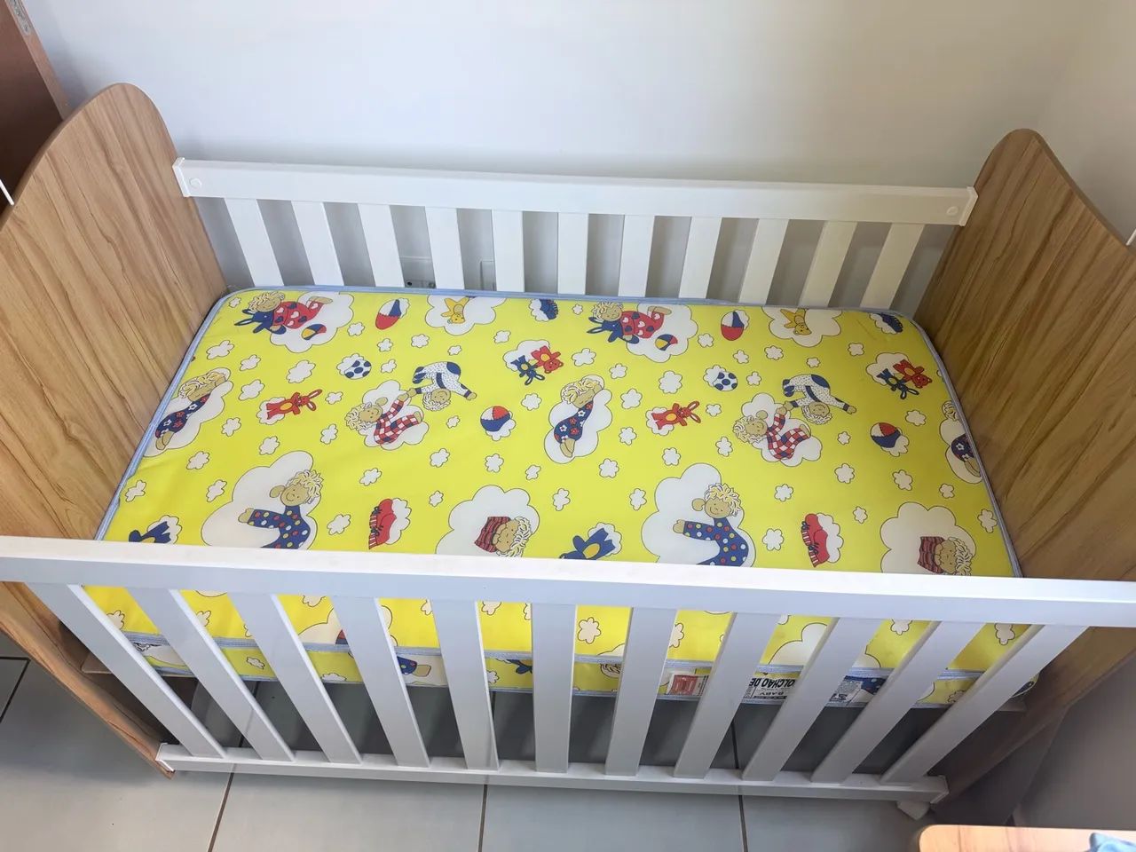 Berço de bebê MDF com colchão  - Foto 2