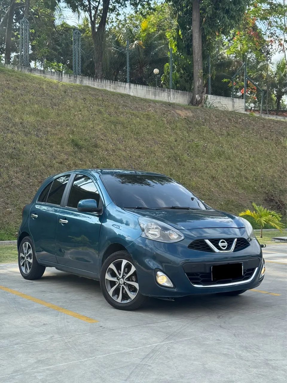 Nissan March 2016
