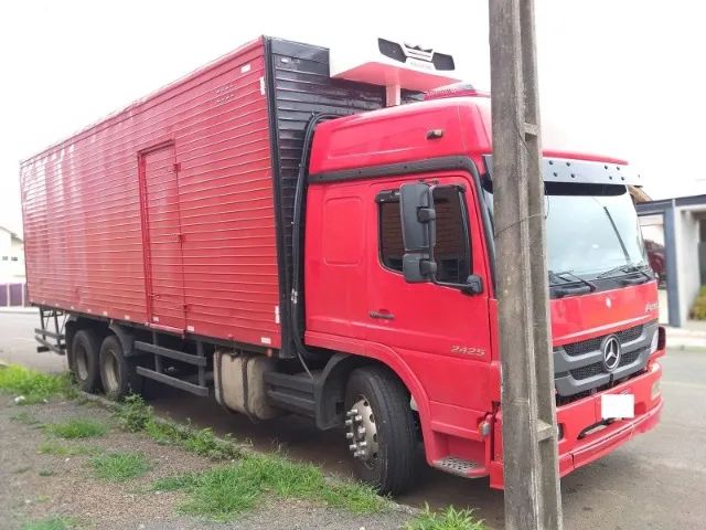 Mb atego 2425 6x2 refrigerado 2011 - Foto 2