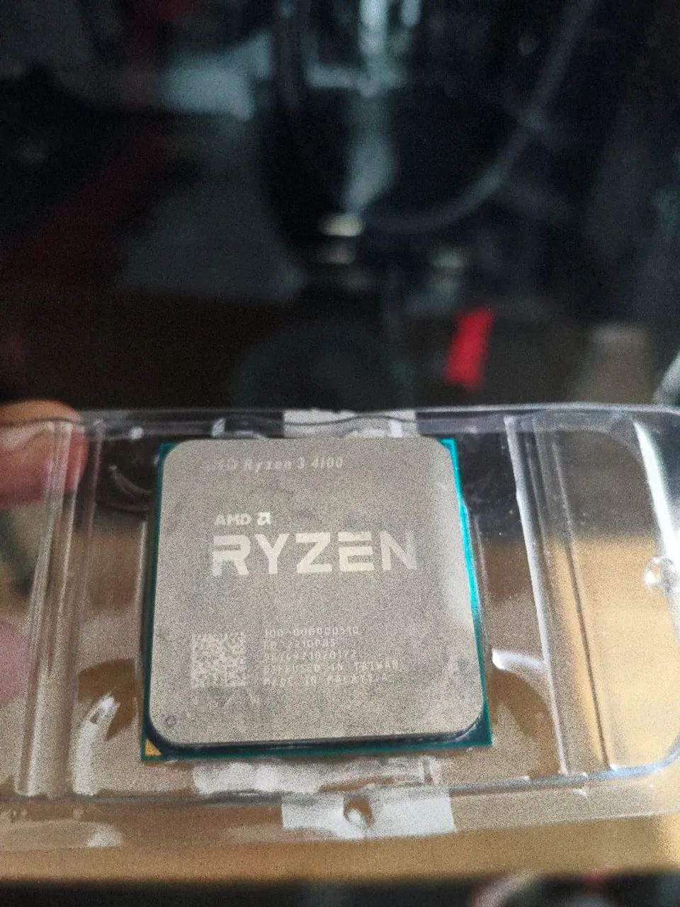 Ryzen 3 4100 funcionando perfeitamente 