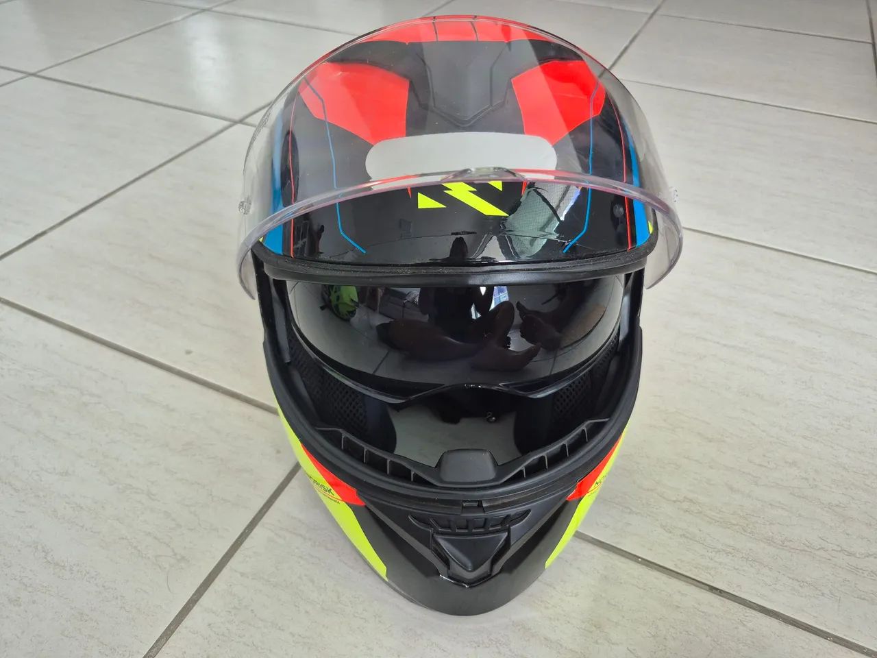 Capacete Norisk Force Quantum Preto Amarelo fluor SEMI-NOVO 