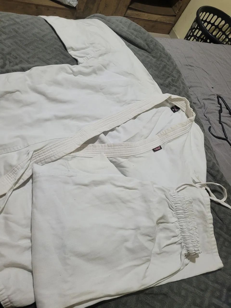 Kimono Jiu-Jitsu A2 Shiroi - Branco e Preto - Oportunidade