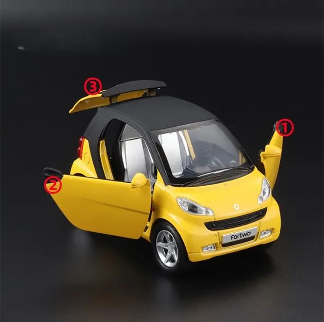 Miniatura Alloy Car Model Smart Fortwo 1:32 - Hobbies e coleções