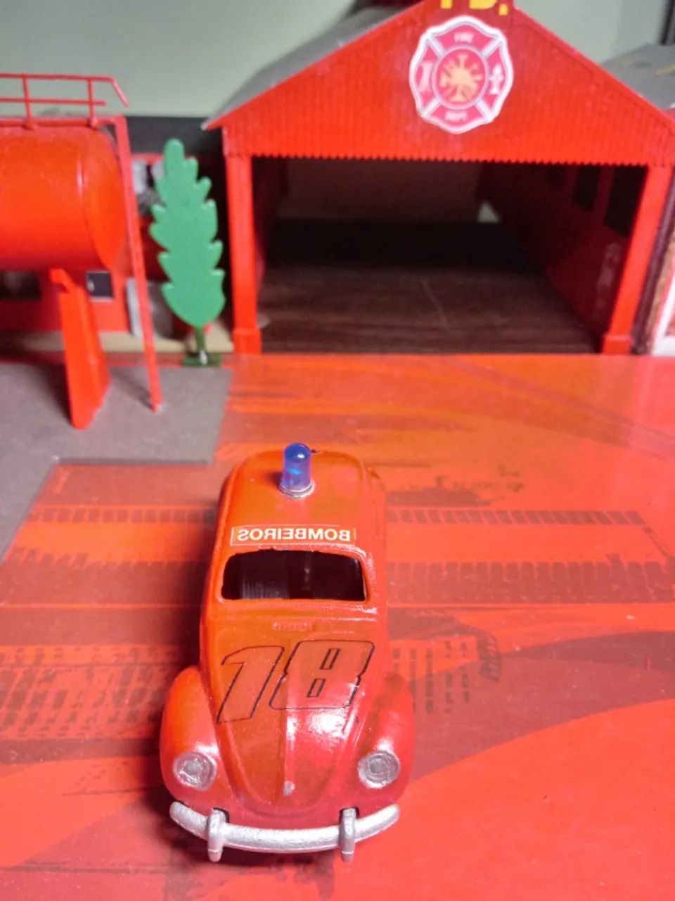MINIATURA VW FIRE 18 ESCALA 1/43 - Foto 4