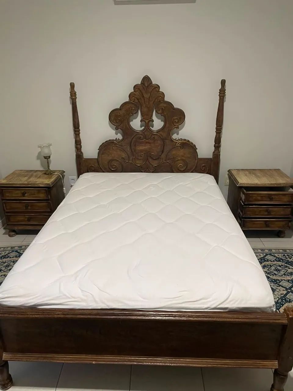 Cama + 2 criados mudos + rack / Madeira Pura - Foto 4