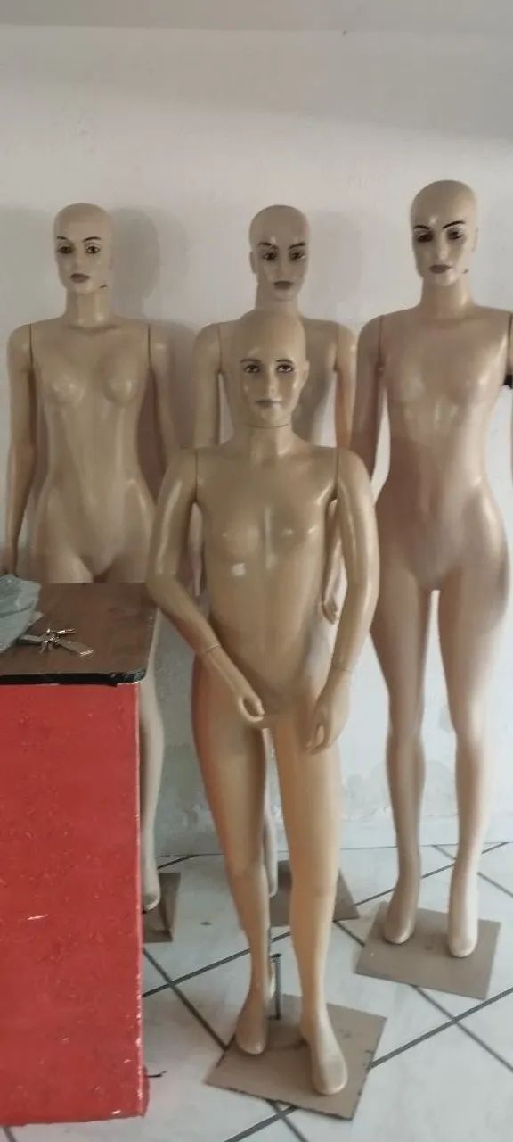 Manequins