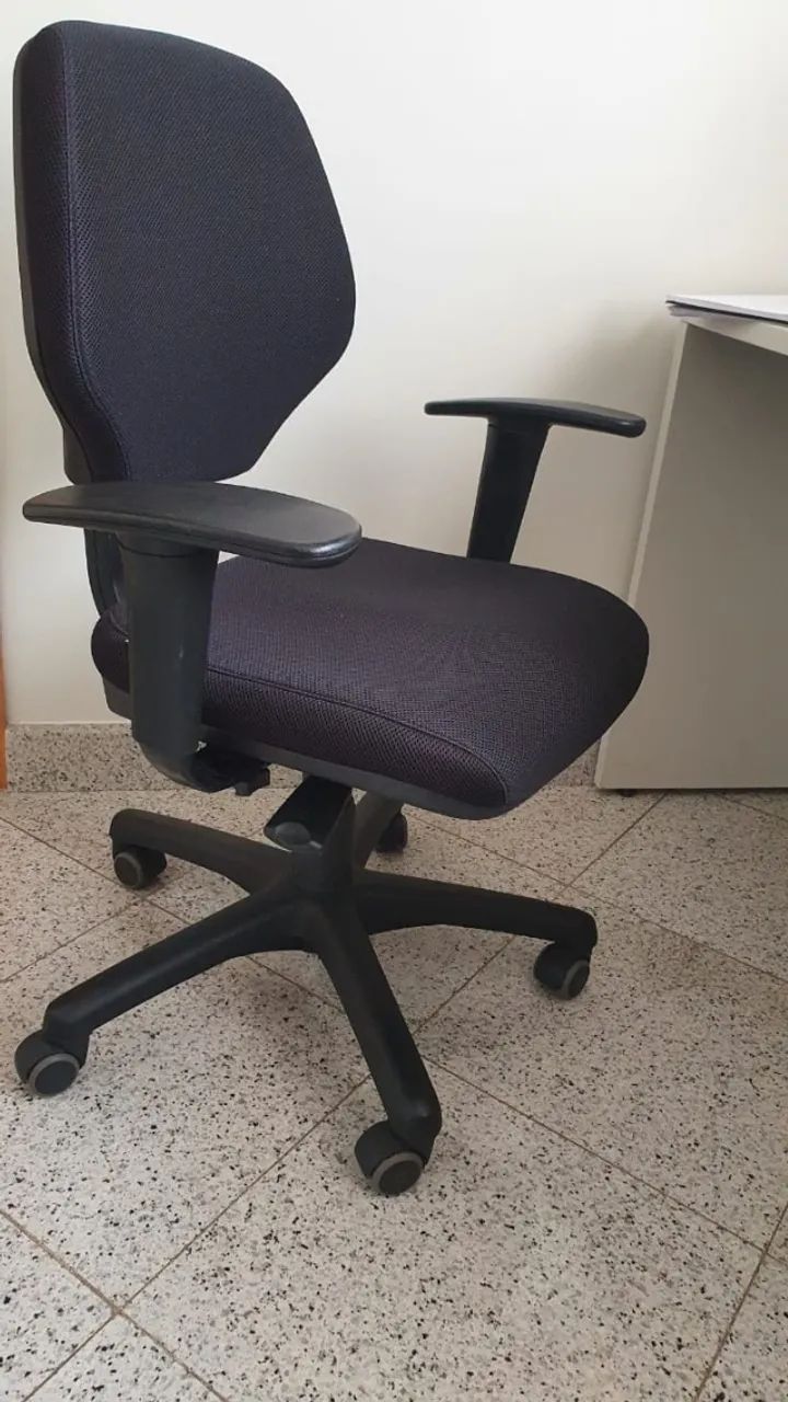 Cadeira Giratória Flexform modelo Gerente Preta 