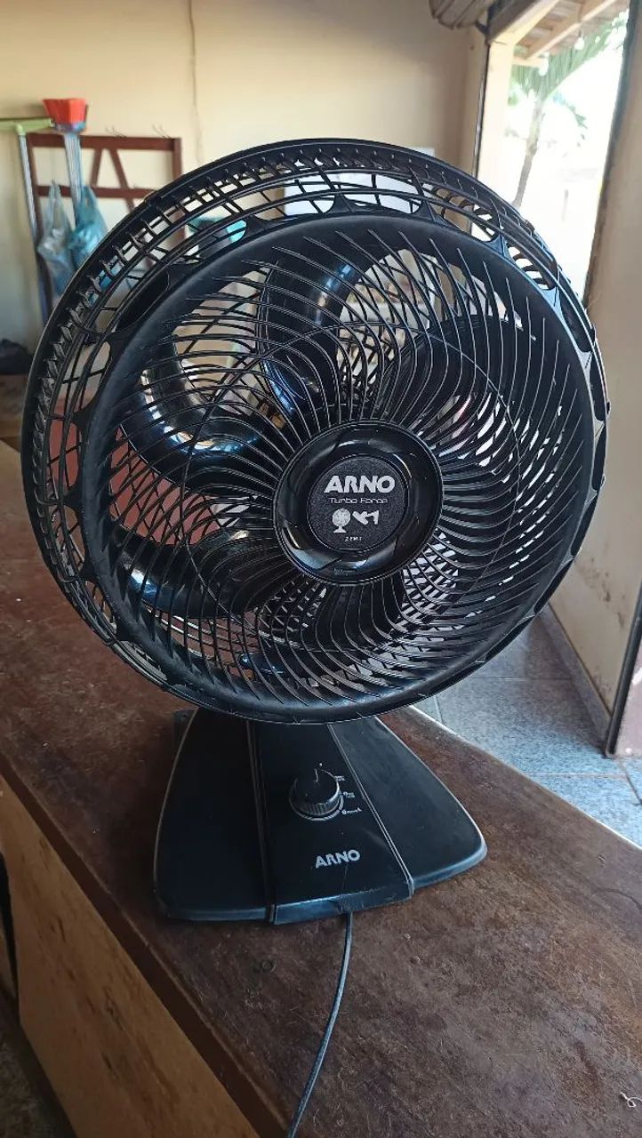 Vendo ventilador Arno funcionando perfeitamente 
