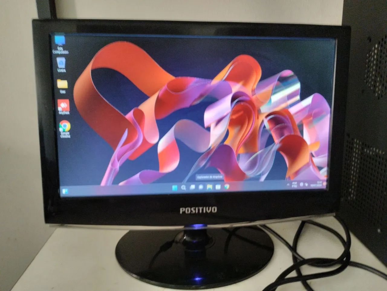 Monitor 16 Polegadas Funcionando Perfeitamente Possui Marcas de Uso  - Foto 2