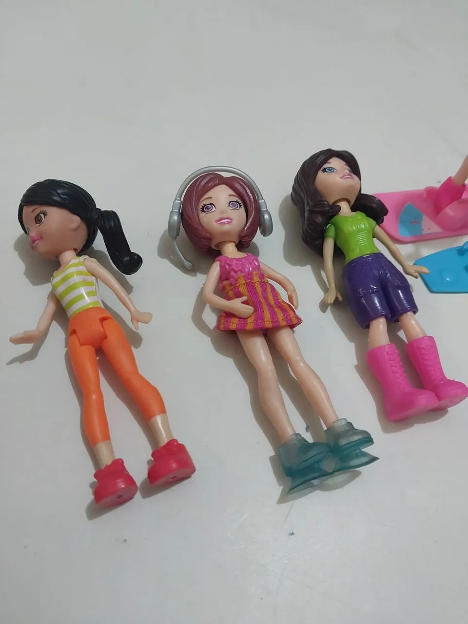 Brinquedo 5 bonecas Polly e acessórios  - Foto 3