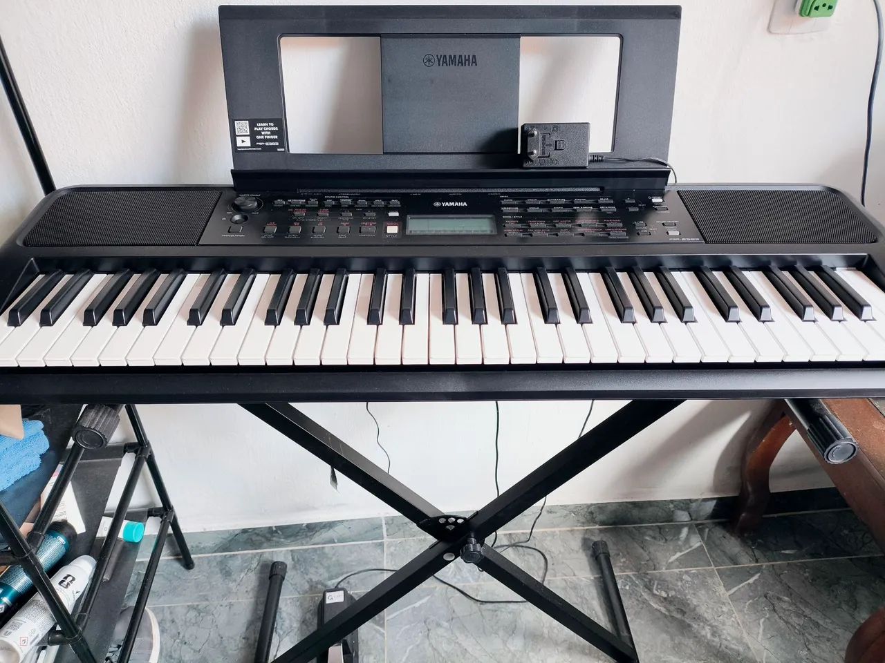 Teclado Yamaha PSR-E 383