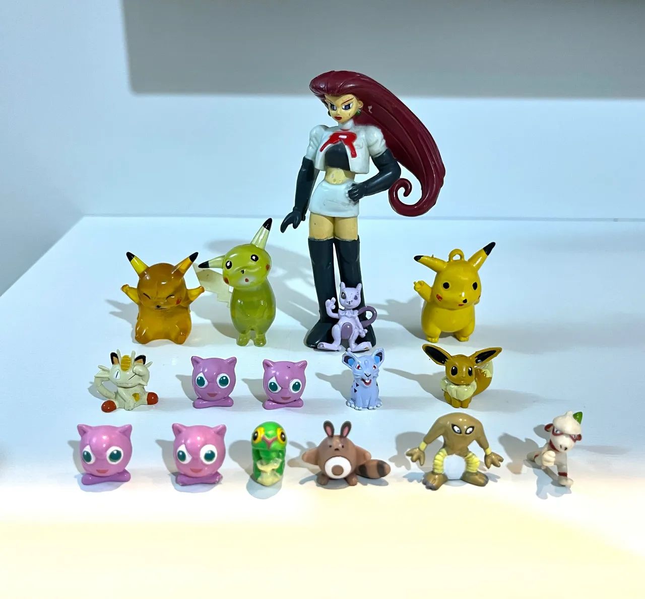 Miniaturas Pokémon + Jessie Equipe Rocket