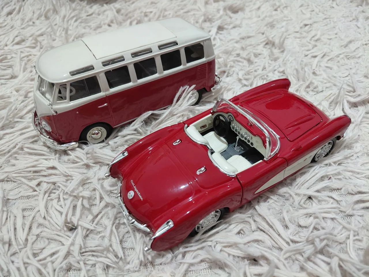 Lote 2 Miniaturas Clássicas