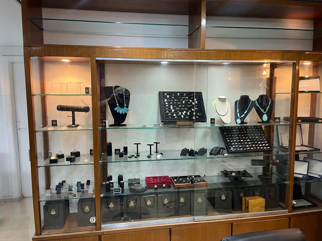 Vendo uma linda vitrine - Foto 2