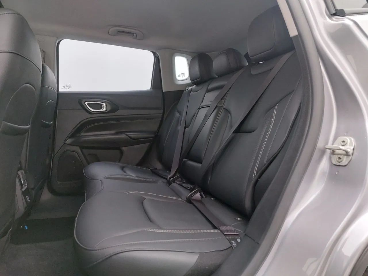 Jeep Compass LONG. T270 1.3 TB 4x2 Flex Aut., foto 17 de 18