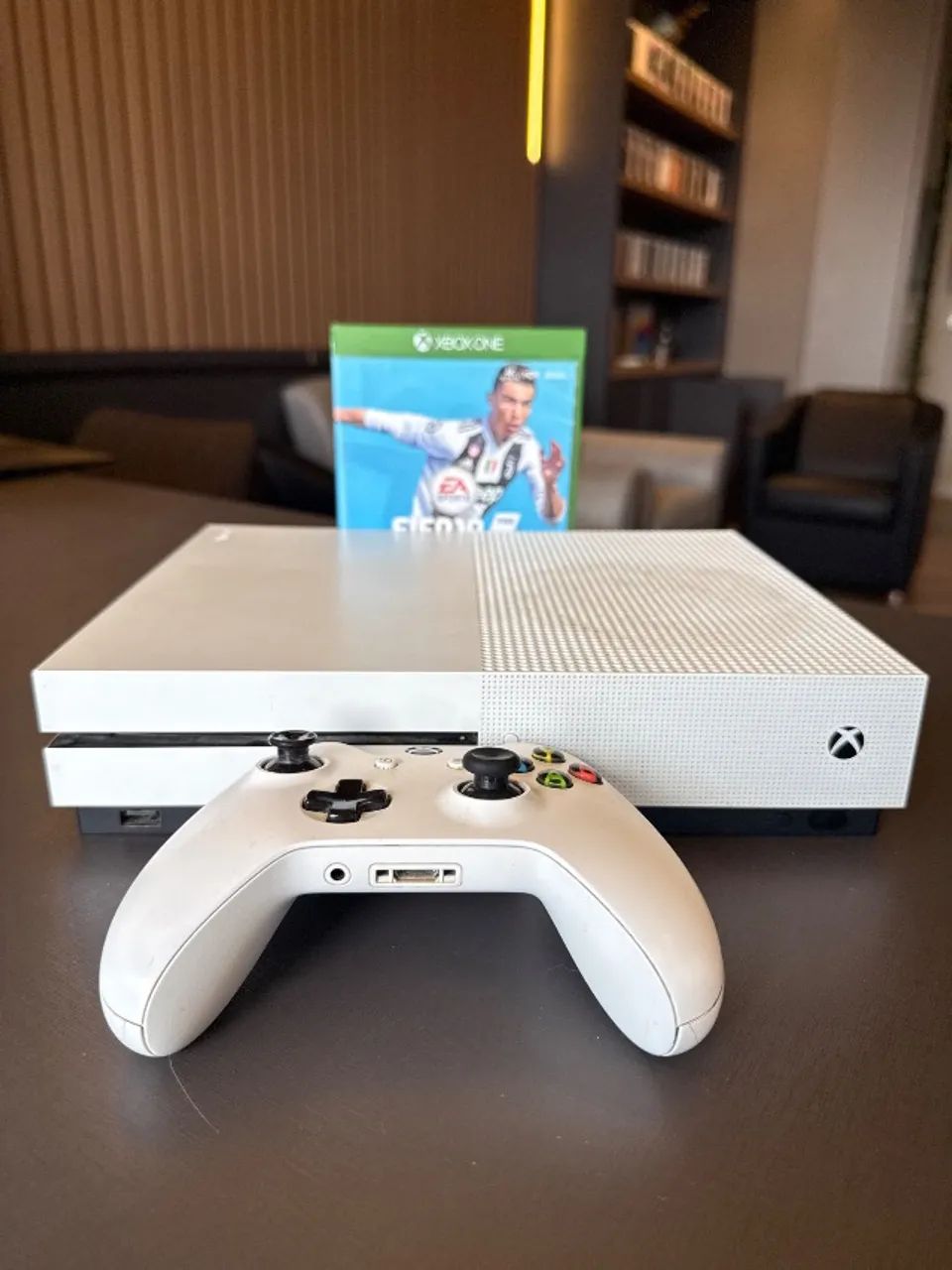 GAME XBOX ONE S DE 500GB - COM JOGO - Foto 3