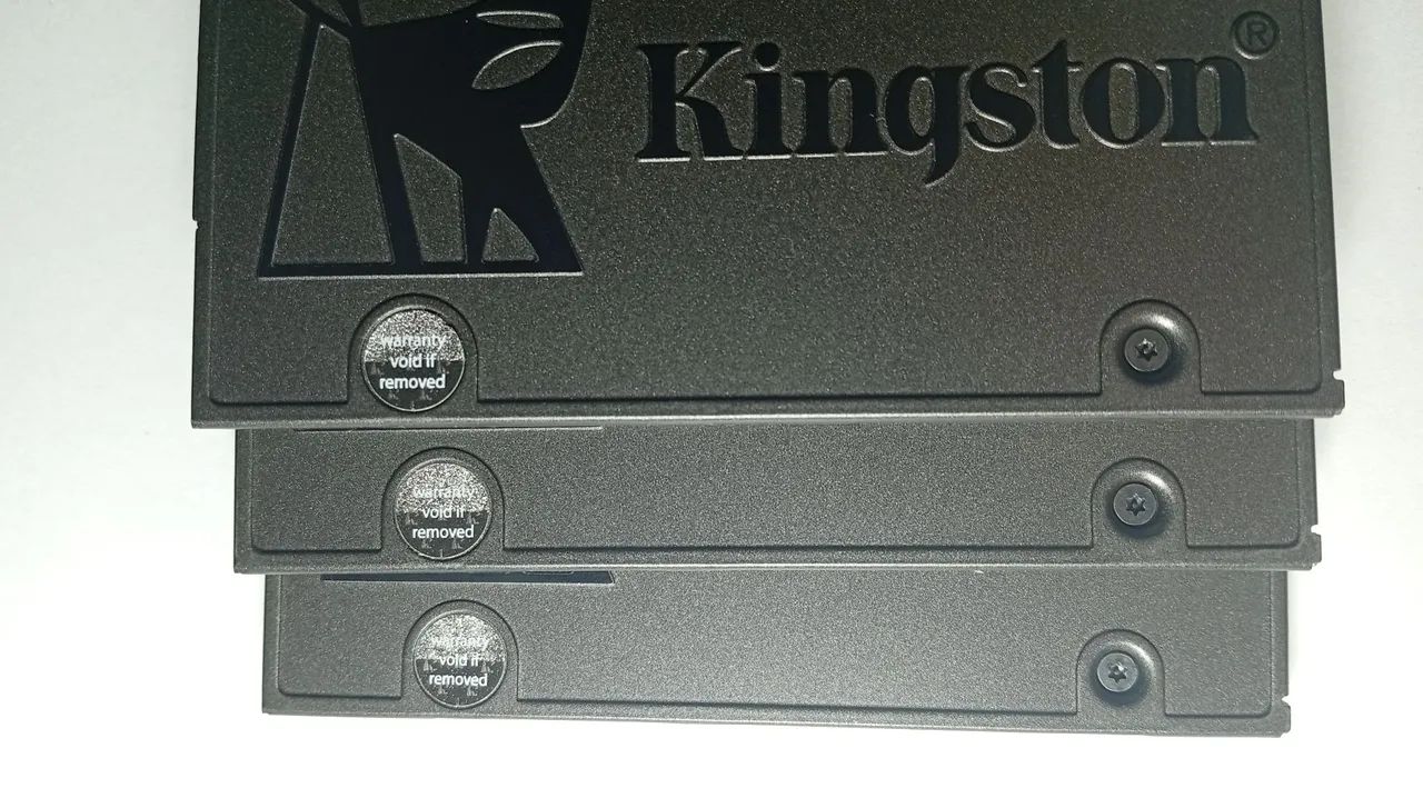 três SSDS Kingston SA400 480GB