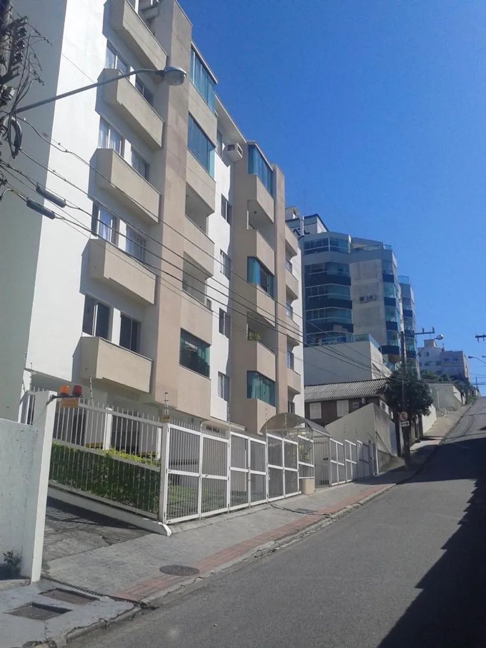 Coqueiros 3 Dormitórios 