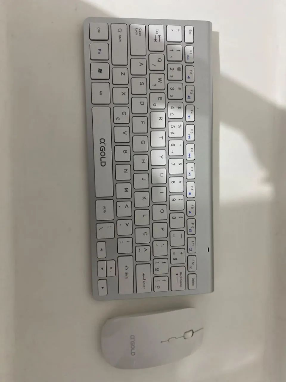 Tablet M10 com Capa, Teclado e Mouse - Ótimo Kit