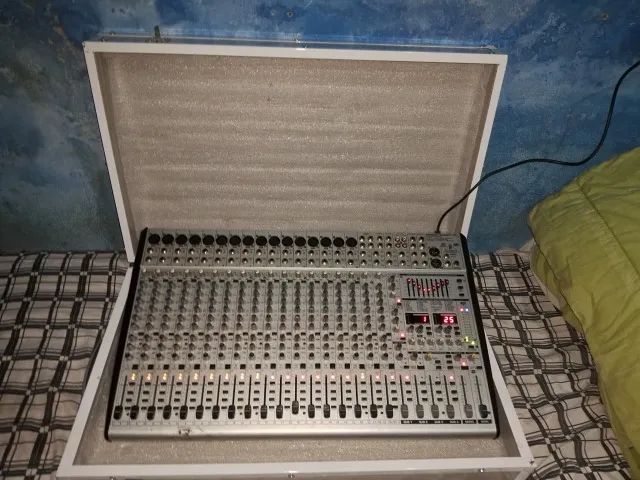 MESA DE SOM BEHRINGER - Foto 4