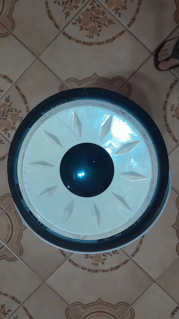 Hoverboard led bluetooth cor branco usado sem carregador