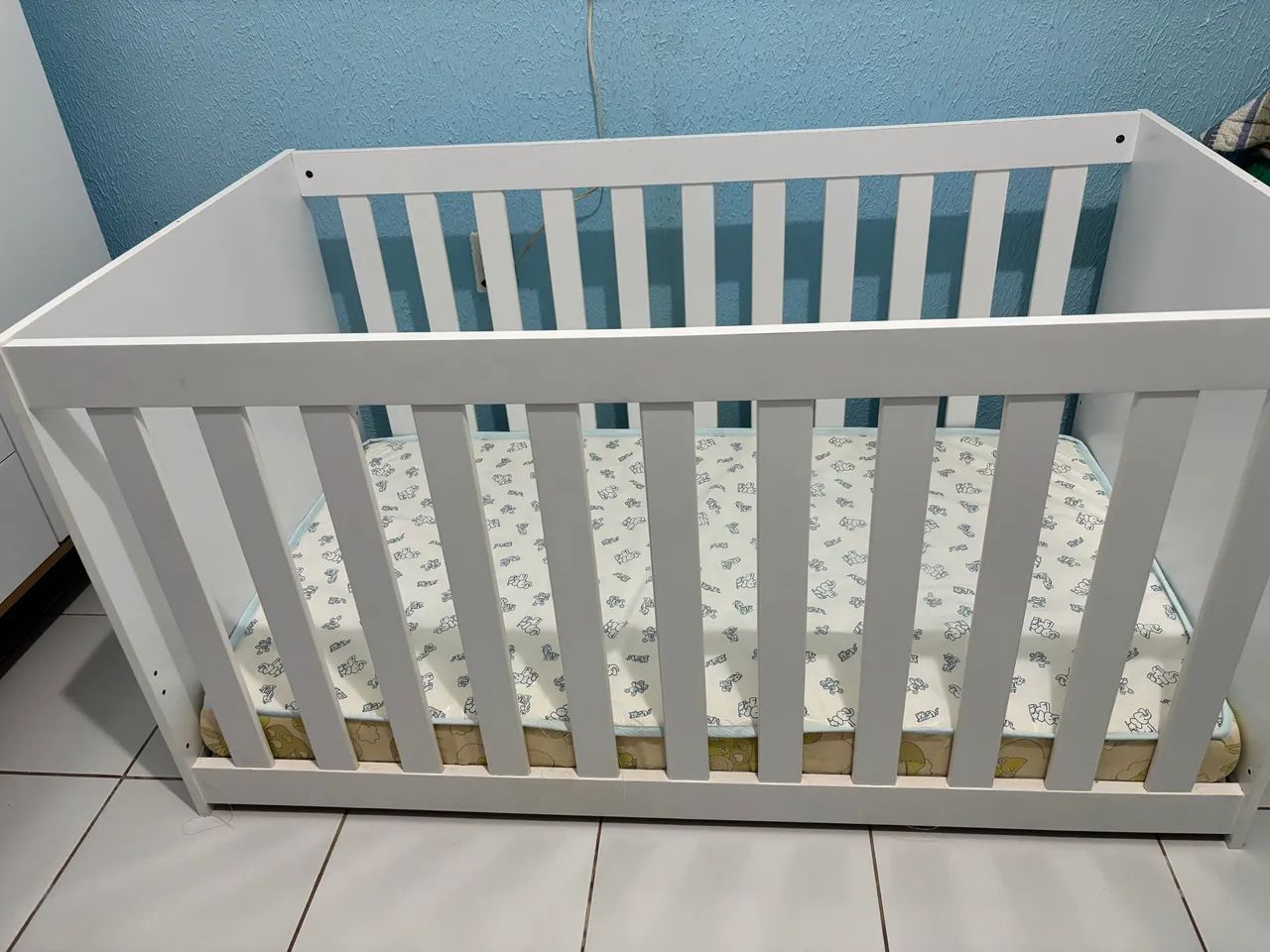 Berço com colchão 