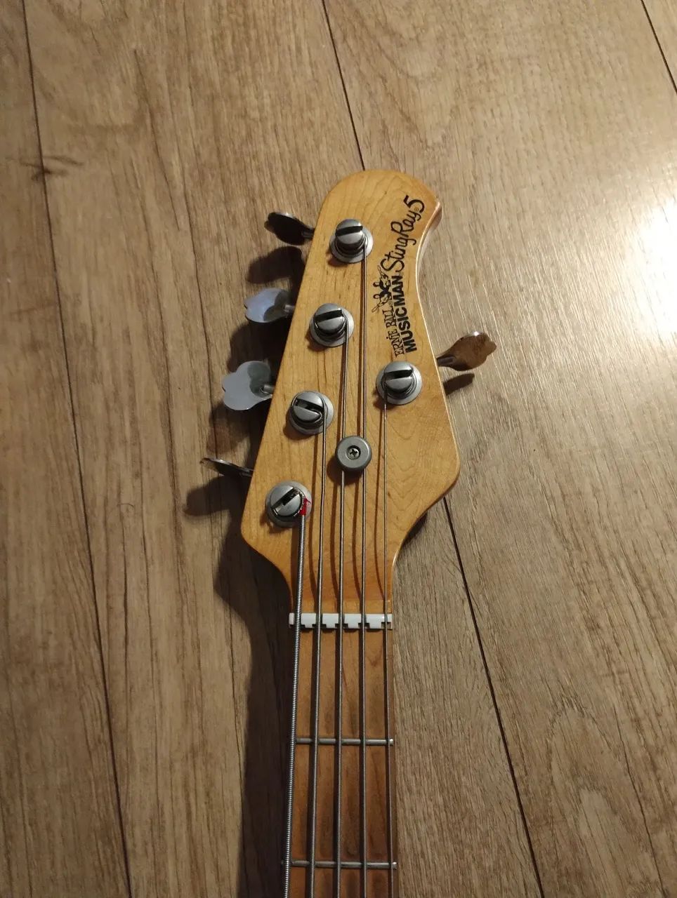 Músic man stingray 5 cordas - Foto 2