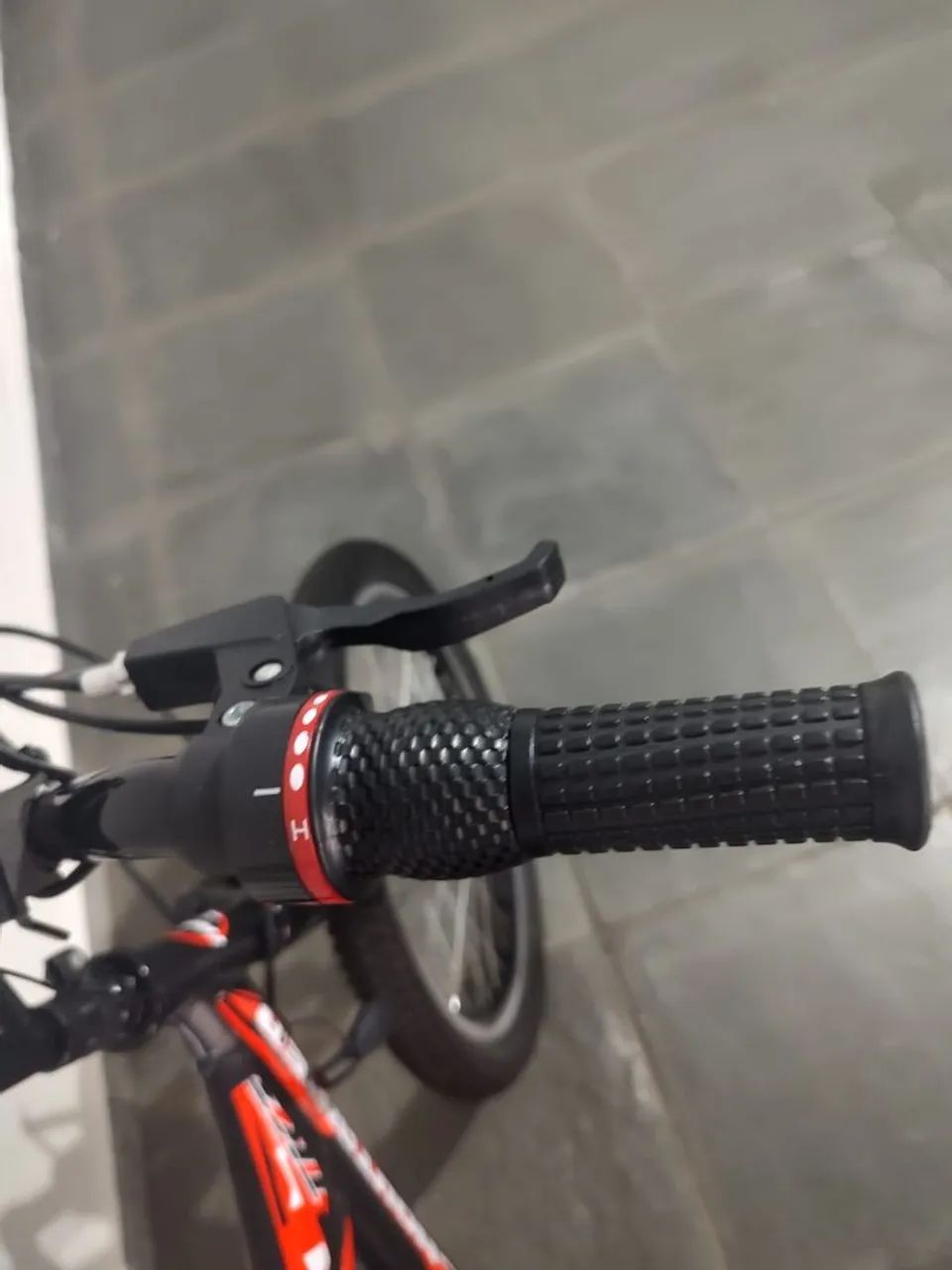 Bicicleta infantil aro 20 com marcha  - Foto 4