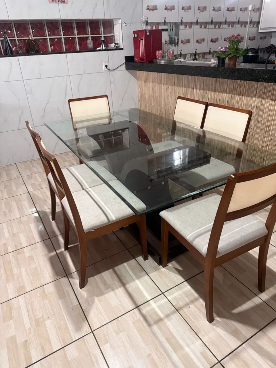Mesa de vidro com 6 cadeiras  - Foto 4