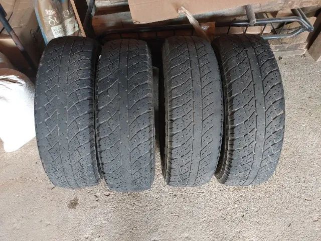 PNEUS