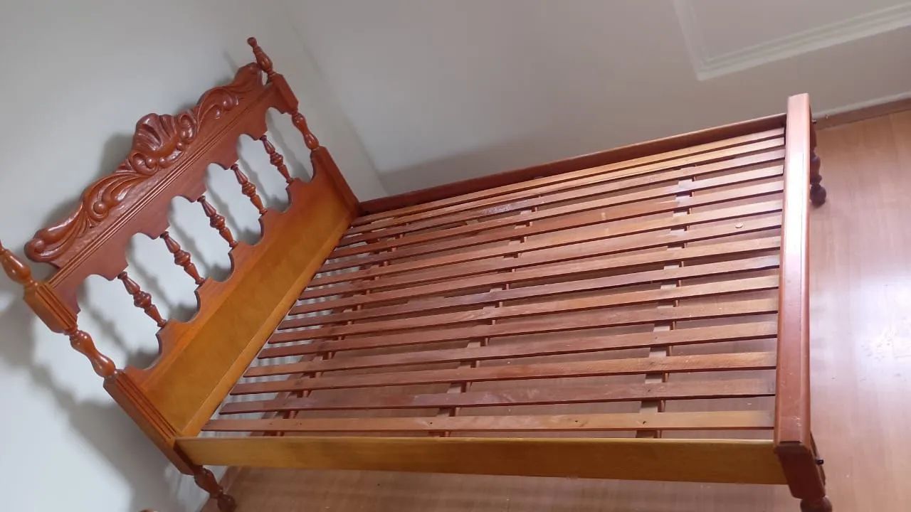 Cama de casal muito boa