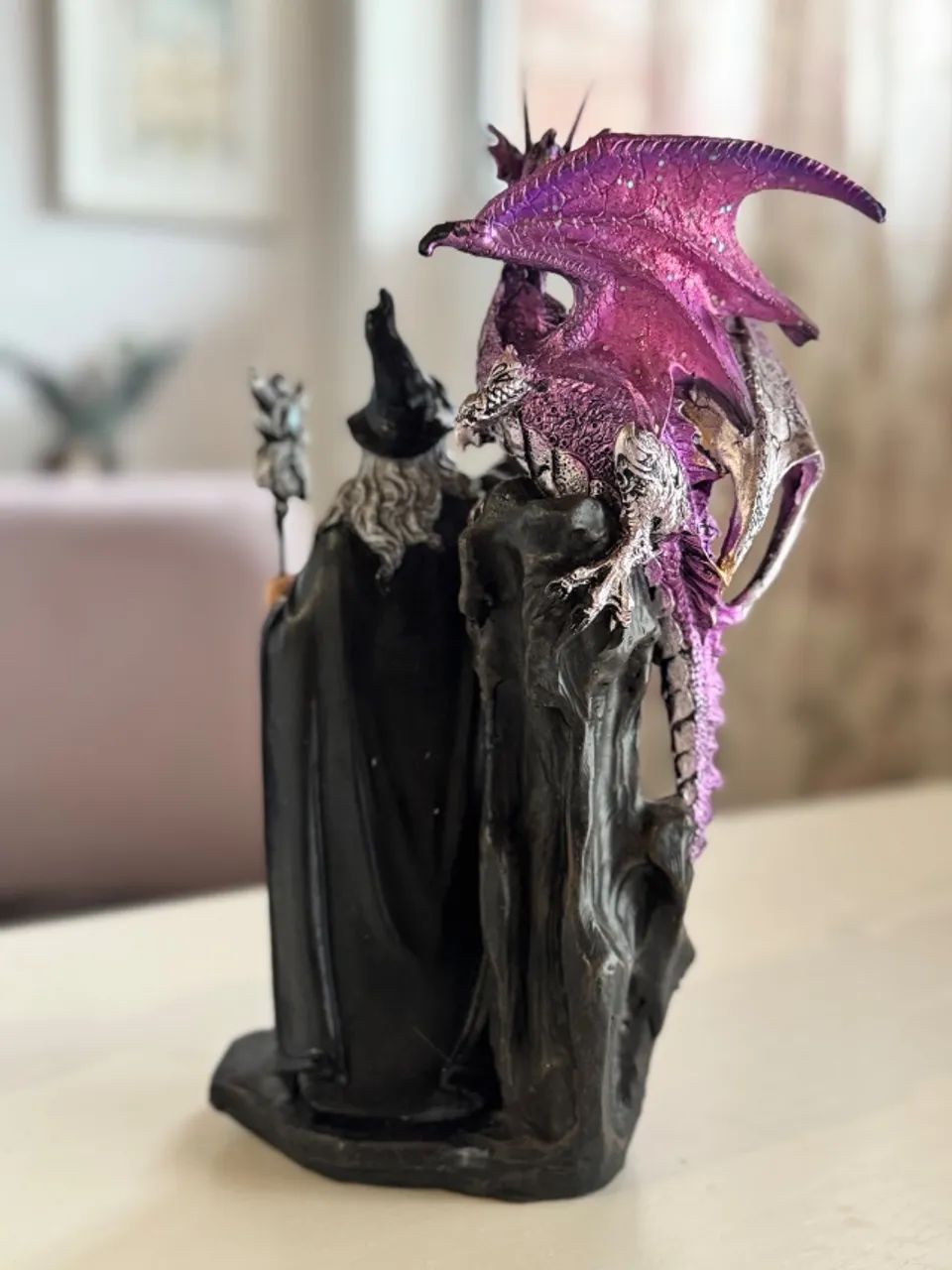 Estátua Mago Merlin com Dragão  - Foto 3