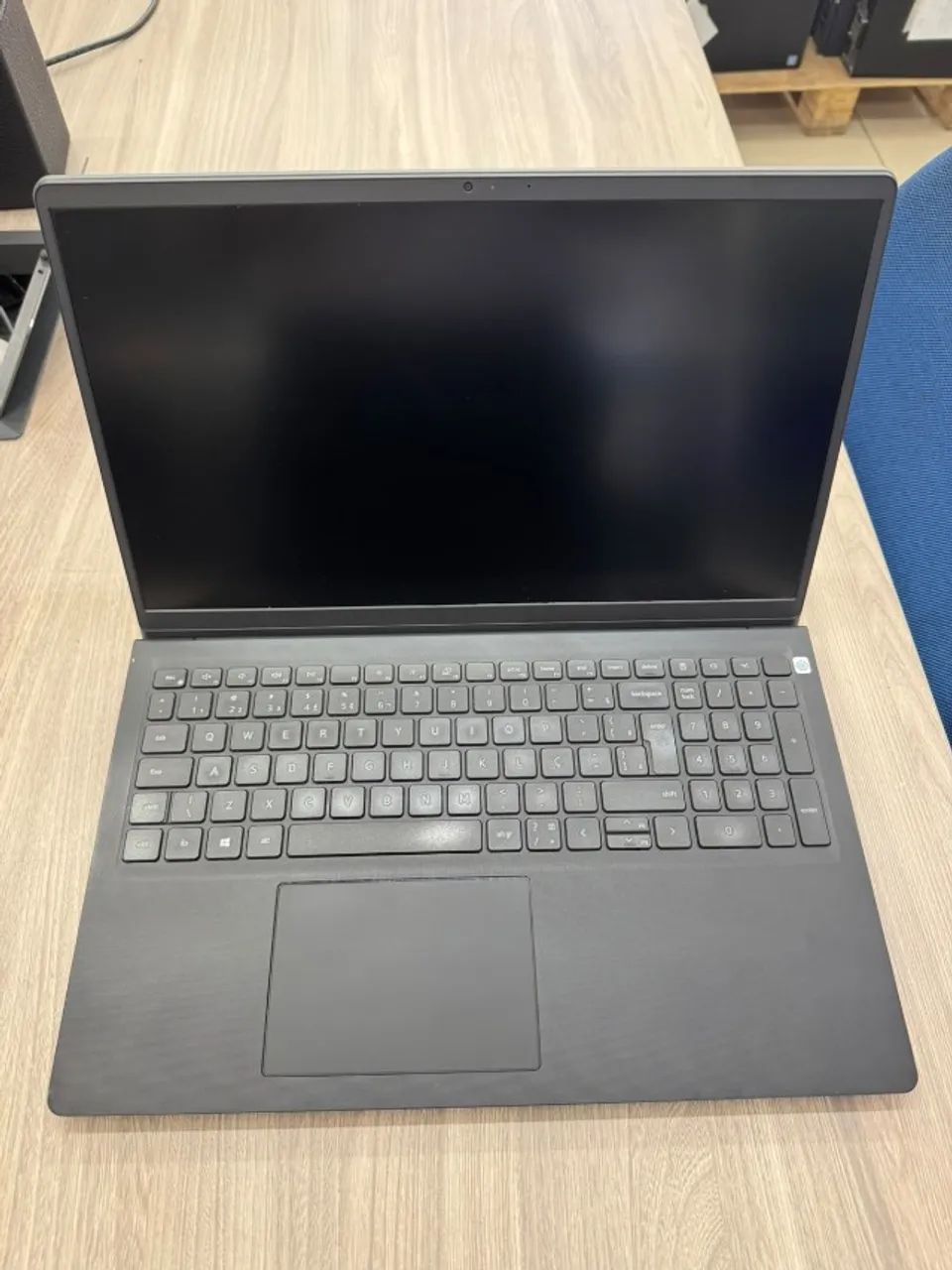 NOTEBOOK DELL VOSTRO 3510 15" 8GB + 256 SSD NVME