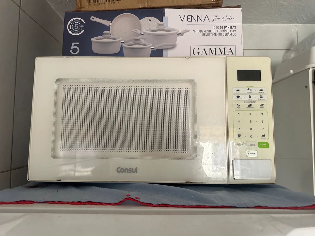 Microondas grande com defeito 