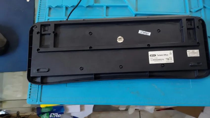 Teclado Multimídia Com Fio Preto e Prata (Usado) - Foto 2