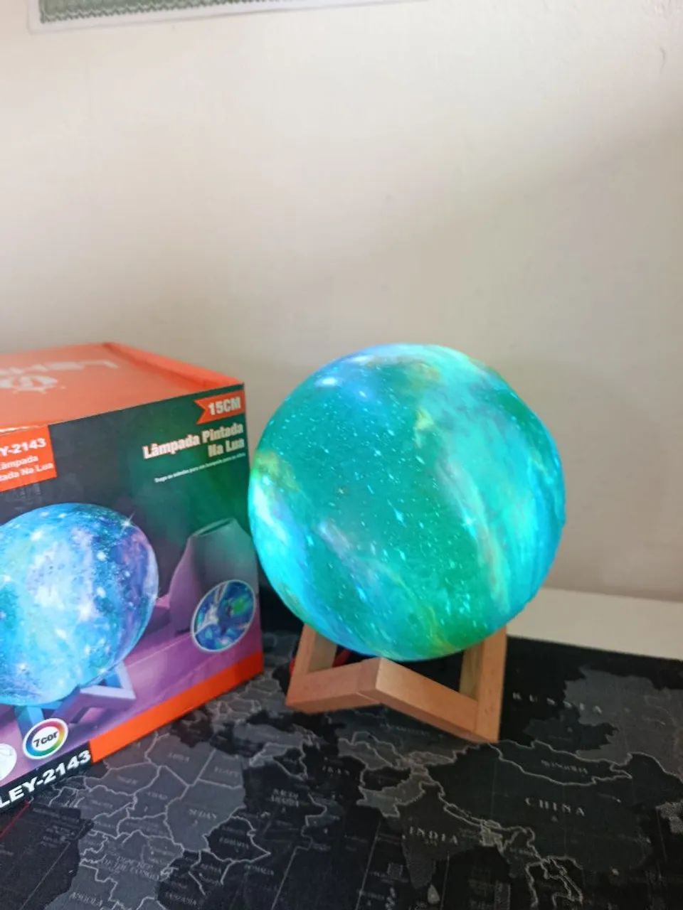 Luminária led RGB formato de Lua com touch / OFERTA IMPERDÍVEL  - Foto 4
