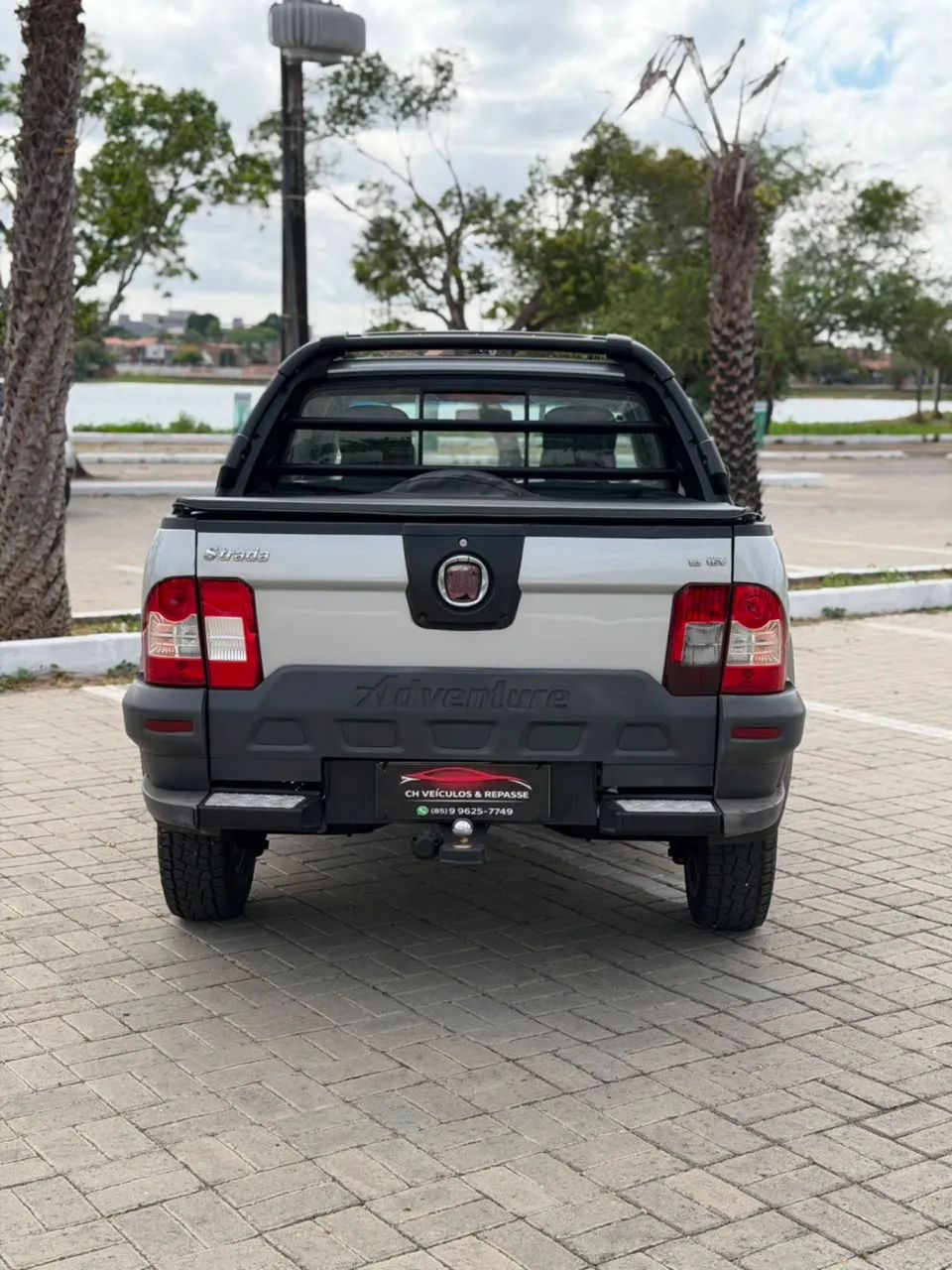 Fiat Strada Adventure1.8/ 1.8 Locker Flex CD 2012 - Foto 2