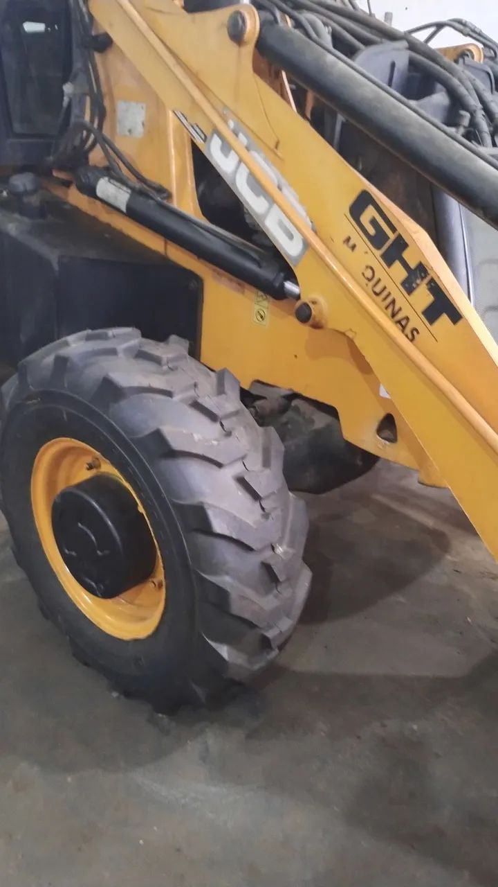 Retroescavadeira jcb  - Foto 5