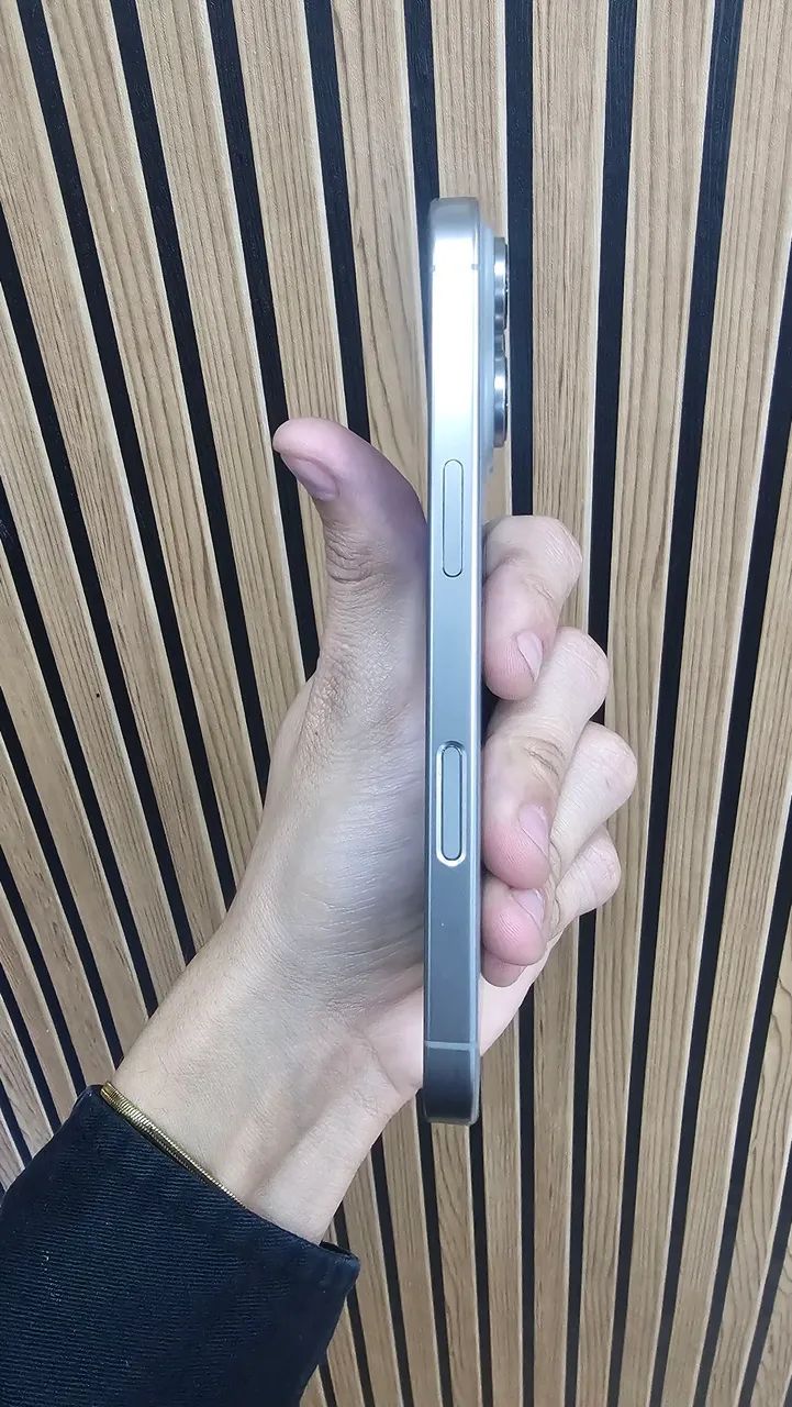 iPhone 16 pro  - Foto 2