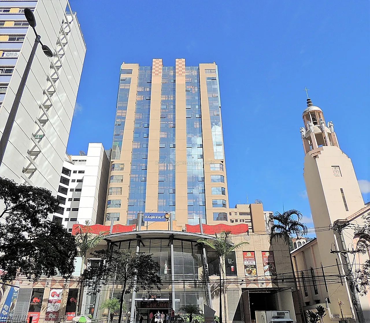 Sala comercial de 49 m² com vaga no Centro para venda