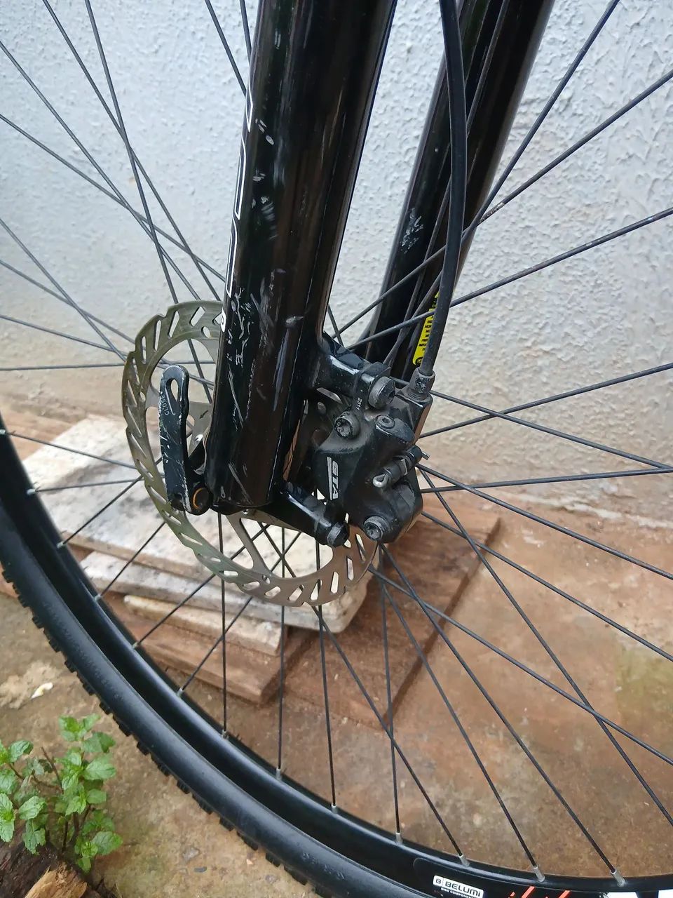 Bicicleta aro 29 usada com freios a disco - Foto 3