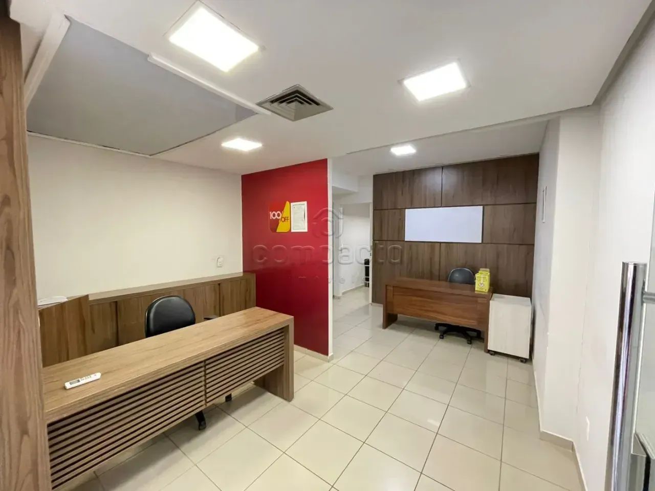 Sala Comercial Mobiliada | 100 m² | 2 Vagas | Centro da Cidade - Foto 2