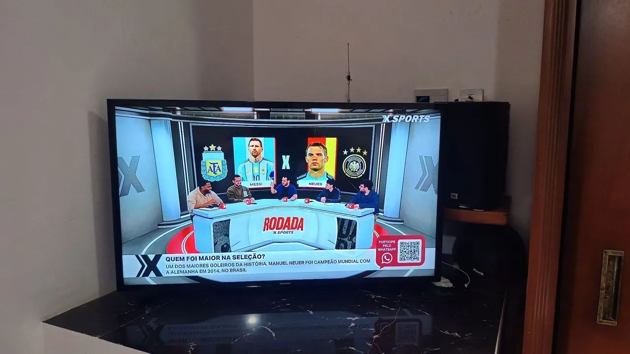 Vendo tv Samsung 40 polegadas Ld funcionado em bom estado . whatsapp: *