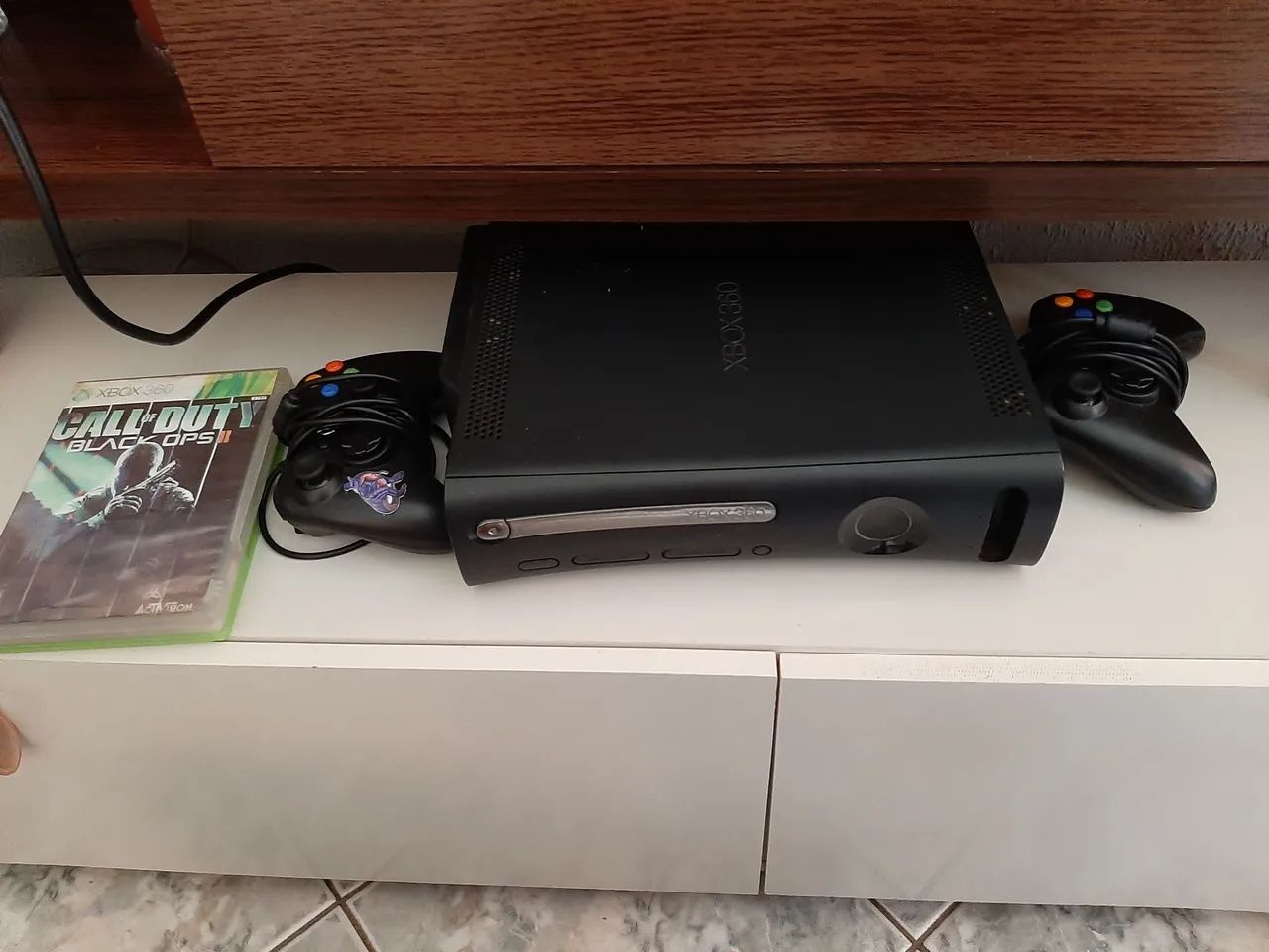 Xbox 360+ 2 controles+ jogos