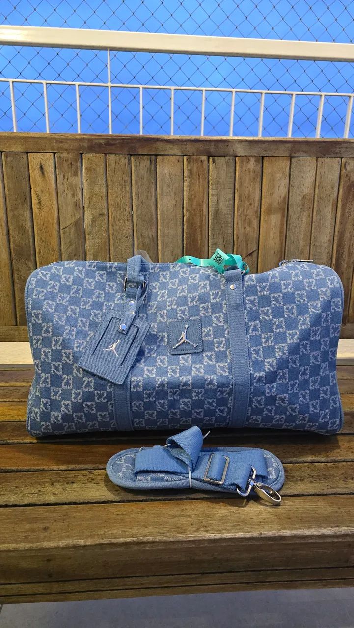 bolsa air jordan monogram denim duffle bag 
