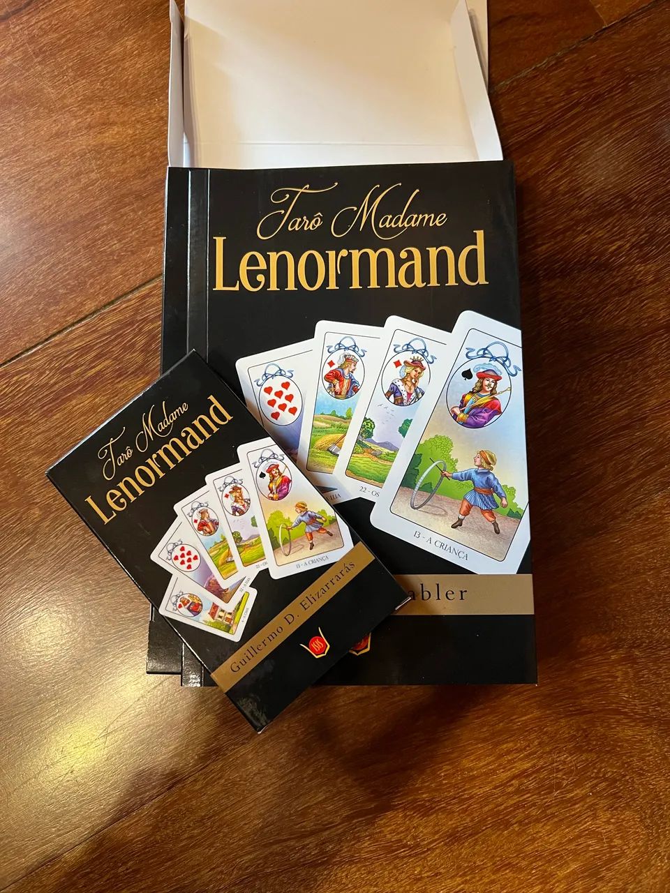 Tarô Madame Lenormand - kit com livro e baralho