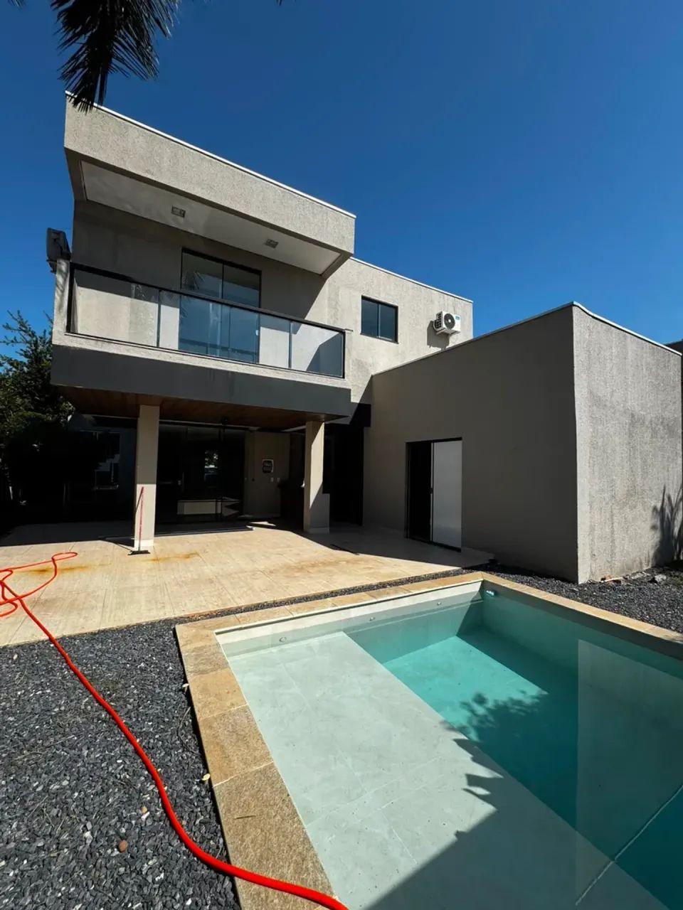 SOBRADO COM 4 QUARTOS À VENDA, 467m2 - FLORAIS DOS LAGOS