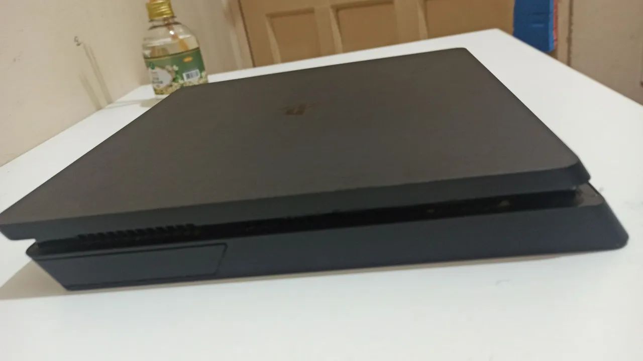 Ps4 slim 1tb ,2 controles, 6 jogos, com caixa  - Foto 4